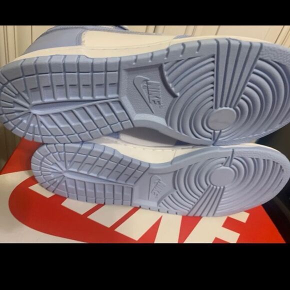 Nike Women’s Dunk High ‘Aluminum’ Si 8DD1869-107 WMS-10 & 8.5 Mens